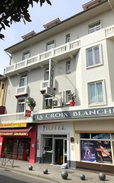 Hotel La Croix Blanche Tarbes Exterior photo