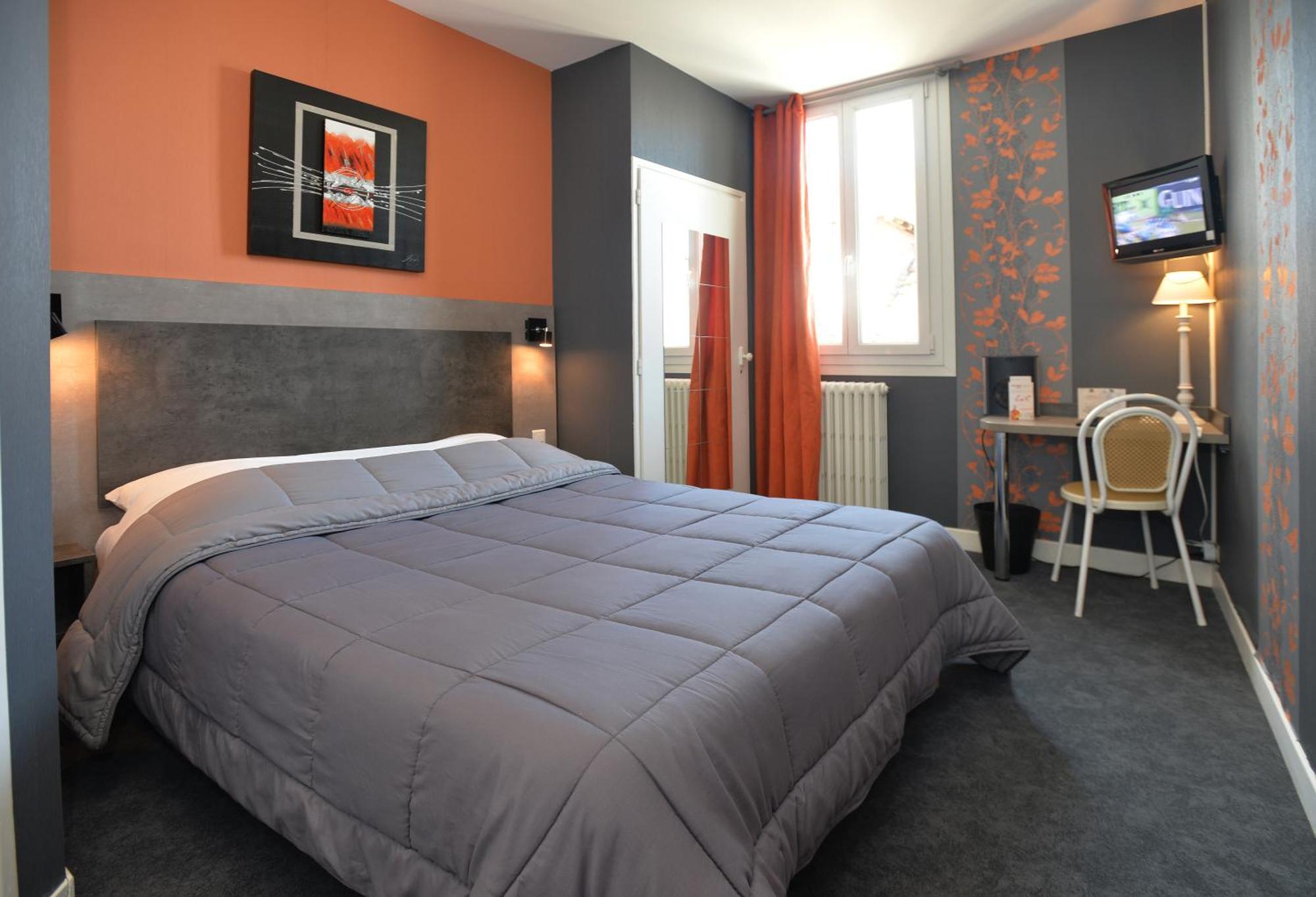 Hotel La Croix Blanche Tarbes Exterior photo
